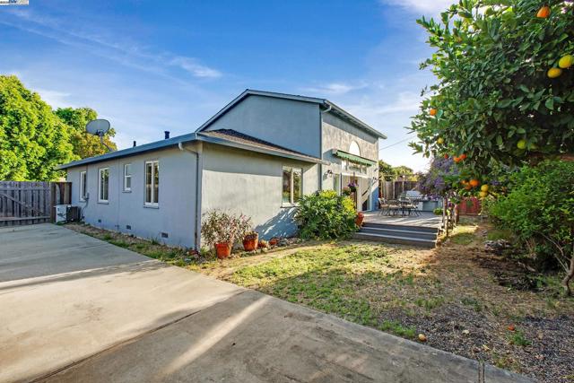 3171 Verdant Way, San Jose CA: https://media.crmls.org/mediaz/94f001e4-13eb-496f-ac0f-003338b0a422.jpg