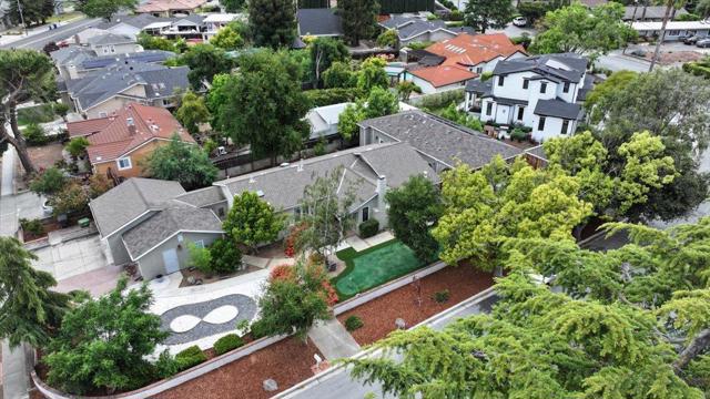 20393 Zorka Avenue, Saratoga CA: https://media.crmls.org/mediaz/94f0591e-659c-4fe1-b63c-1e7736bc0eac.jpg