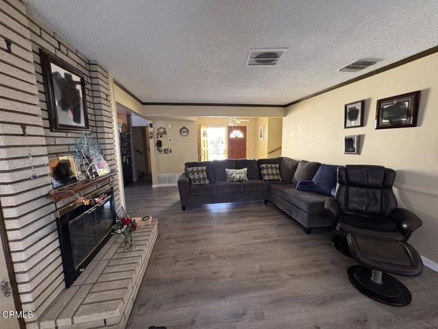 Detail Gallery Image 7 of 15 For 554 W Avenue J-11, Lancaster,  CA 93534 - 4 Beds | 3 Baths