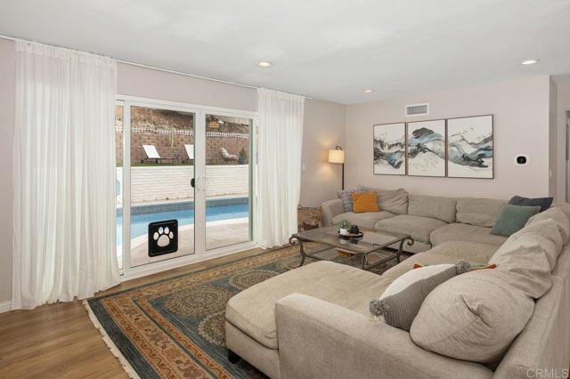 833 Halecrest Drive, Chula Vista CA: https://media.crmls.org/mediaz/94f0b7ec-dba0-48ae-926d-b4113ec77326.jpg