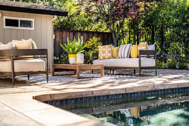 1455 Redwood Drive, Los Altos CA: https://media.crmls.org/mediaz/94f0bf22-2385-4d48-9db9-c02ac507c52d.jpg