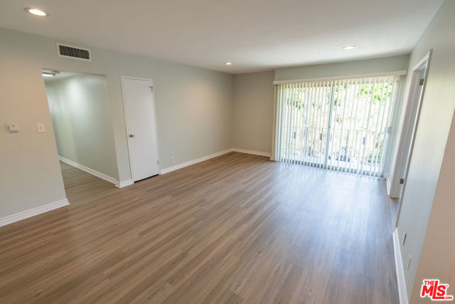 123 California Avenue, Santa Monica CA: https://media.crmls.org/mediaz/94f0de3a-3cd5-4f71-bdbd-495df20c2d69.jpg