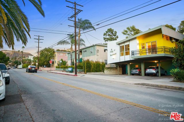 2488 N Beachwood Drive, Los Angeles CA: https://media.crmls.org/mediaz/94f1c77a-76b1-429f-bff5-5912a3b501ad.jpg