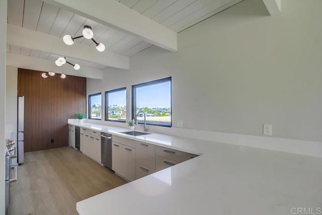 Detail Gallery Image 12 of 52 For 936 Bangor St, San Diego,  CA 92106 - 3 Beds | 2 Baths