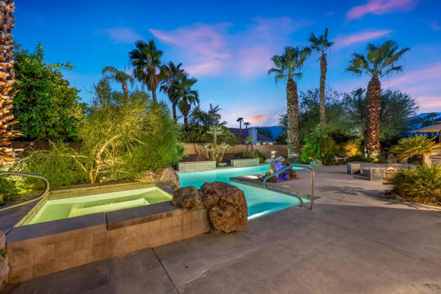 12 Boulder Lane, Rancho Mirage CA: https://media.crmls.org/mediaz/94f23fb4-dcdd-41c0-8396-50541215fa70.jpg