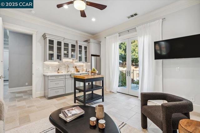 1291 Clover Ln, Walnut Creek CA: https://media.crmls.org/mediaz/94f26447-d863-4e0f-b4f7-0c9a19444e6c.jpg