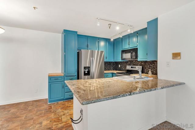 5745 Friars Rd., San Diego CA: https://media.crmls.org/mediaz/94f2eb36-a505-43fb-9413-133b4a7e34e7.jpg