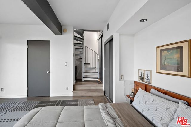 2690 Hollyridge Drive, Los Angeles CA: https://media.crmls.org/mediaz/94f301b5-e3cf-4ef9-b10c-afb9d300a8d1.jpg