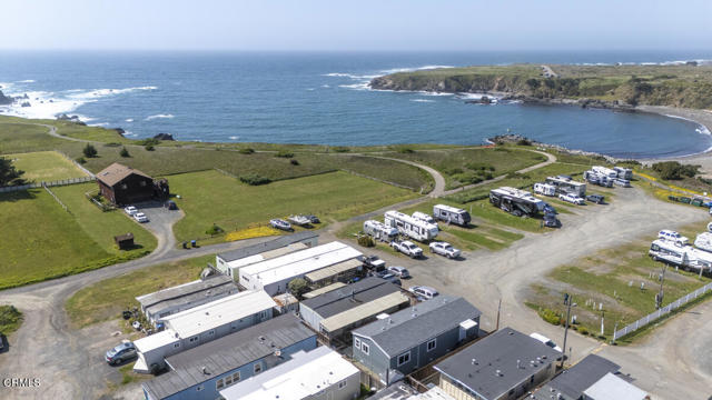 1021 S Main S Street, Fort Bragg CA: https://media.crmls.org/mediaz/94f30d98-a65a-4326-87bf-d3159c0dd60a.jpg