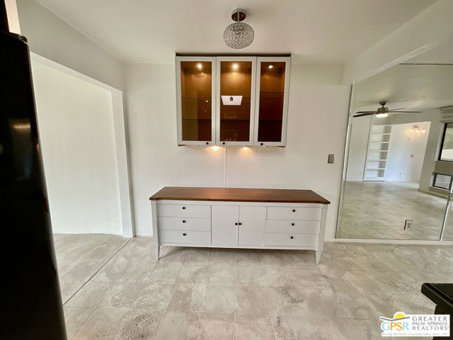 425 Bradshaw Lane, Palm Springs CA: https://media.crmls.org/mediaz/94f39ae0-99ec-441d-bf37-5083b959d59e.jpg