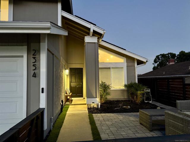 2354 Valley View Pl, Escondido CA: https://media.crmls.org/mediaz/94f41bed-27ef-4ab7-8c81-011534956196.jpg