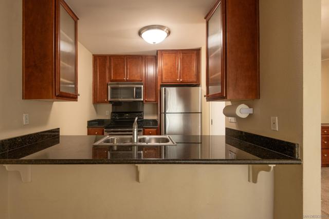 4860 Rolando Ct, San Diego CA: https://media.crmls.org/mediaz/94f4b8db-fc21-4b88-a6dd-c54d45c218e8.jpg
