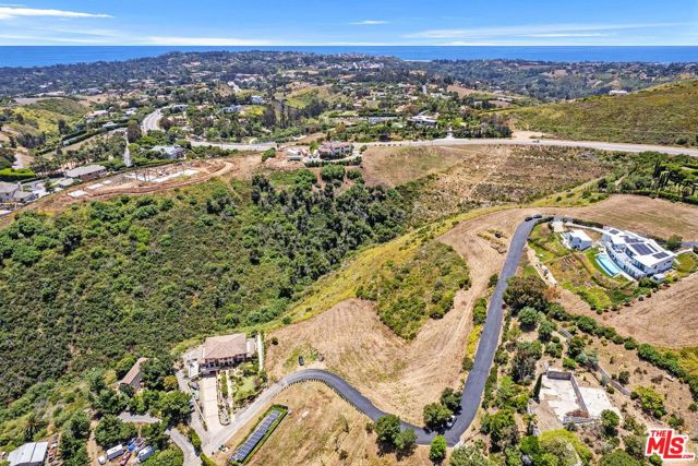 1 Via Acero Street, Malibu CA: https://media.crmls.org/mediaz/94f4b97a-6b3d-41c8-b978-05c87c168df2.jpg