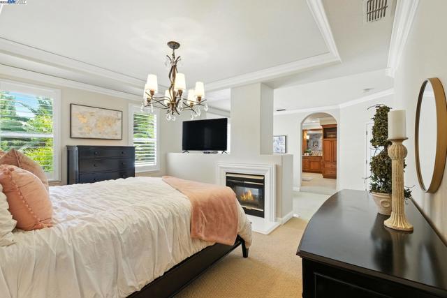 304 Dillon Court, Roseville CA: https://media.crmls.org/mediaz/94f54dca-56f7-4f86-86c1-2d074cb2e35b.jpg