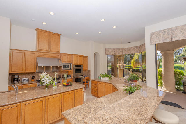 38111 Tandika N Trail, Palm Desert CA: https://media.crmls.org/mediaz/94f56d67-9458-4321-ac9d-b5bb2a7176ad.jpg