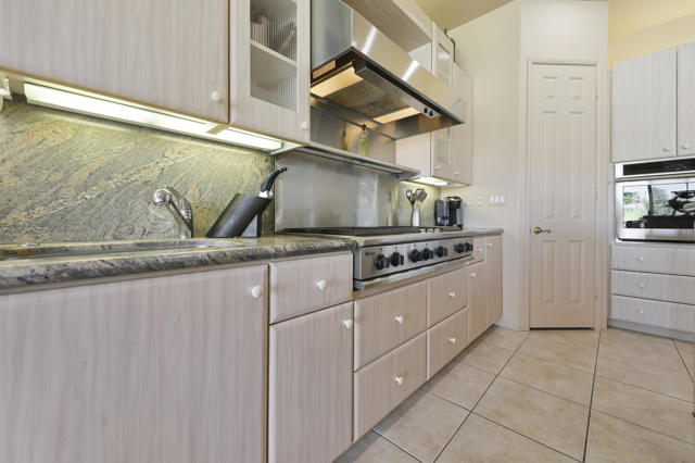 Image 12 of 34 For 42780 Caballeros Drive