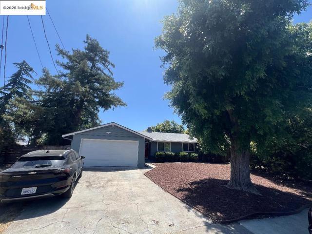 35 Baylor Ln, Pleasant Hill CA: https://media.crmls.org/mediaz/94f5b1e0-06b5-4e7b-930f-513a2879890f.jpg