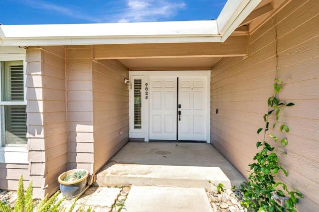 4025 Santa Maria Place, Turlock CA: https://media.crmls.org/mediaz/94f6afab-22da-49b8-8011-6dd24c0a544a.jpg