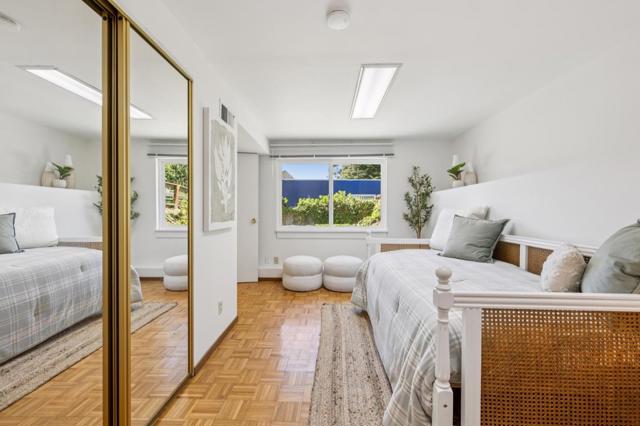 980 Burnett Avenue, San Francisco CA: https://media.crmls.org/mediaz/94f6e9ba-745f-454d-afae-99897049fc8d.jpg