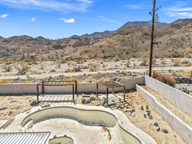 38280 Chuperosa Lane, Cathedral City CA: https://media.crmls.org/mediaz/94f866ea-1abc-4d48-97e2-ab79128fab7b.jpg