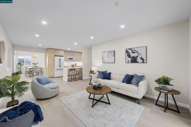 16639 Selby Dr, Castro Valley CA: https://media.crmls.org/mediaz/94f8e773-7287-46b6-92a3-3407672e5980.jpg