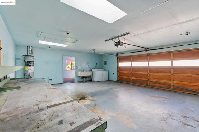 2116 LUNA AVENUE, San Leandro CA: https://media.crmls.org/mediaz/94f91b04-5467-4bd9-9cfc-e89465b2fa34.jpg