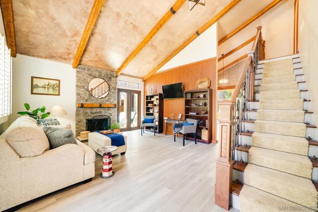 6433 La Paloma Street, Carlsbad CA: https://media.crmls.org/mediaz/94f93e1a-0558-4a56-ad4f-7c69d9fe8990.jpg