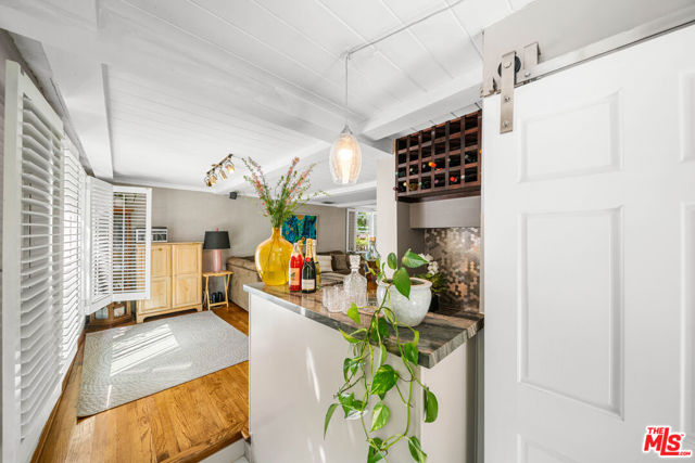 4963 Haskell Avenue, Encino CA: https://media.crmls.org/mediaz/94f9904f-8eb3-43b6-9d7b-361498f225f0.jpg