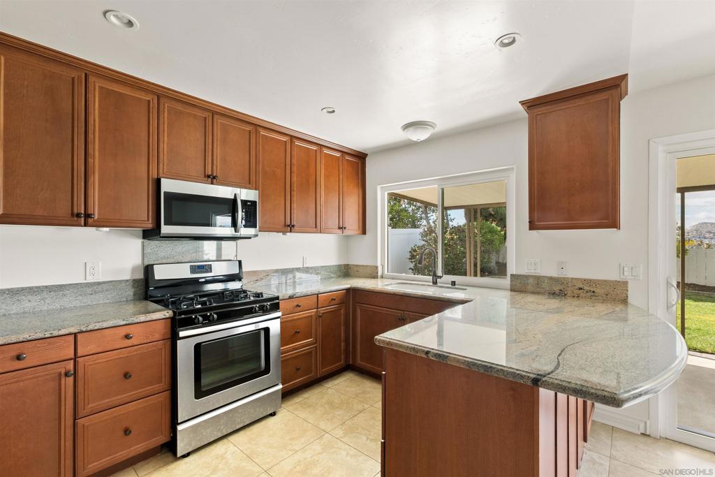 1658 Boyle Ave - photo 10