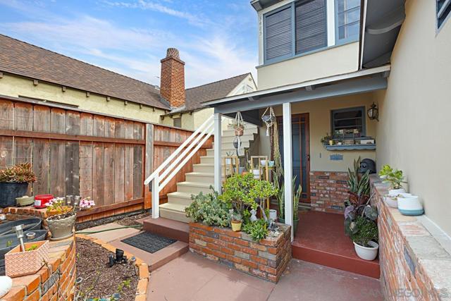 3483 3485 Olive Street, San Diego CA: https://media.crmls.org/mediaz/94fa12bd-7851-4eb6-bcb3-85942a4d7cbf.jpg