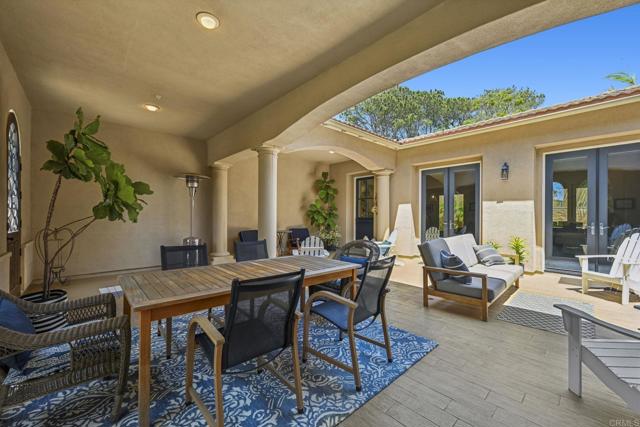939 Bluejack Road, Encinitas CA: https://media.crmls.org/mediaz/94fab701-8492-494e-bc9d-f6e81ae0b842.jpg
