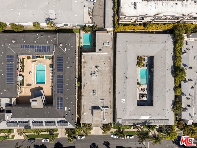 7949 Selma Avenue, Los Angeles CA: https://media.crmls.org/mediaz/94fb06a2-b147-4aed-85b6-7ed982e9f338.jpg