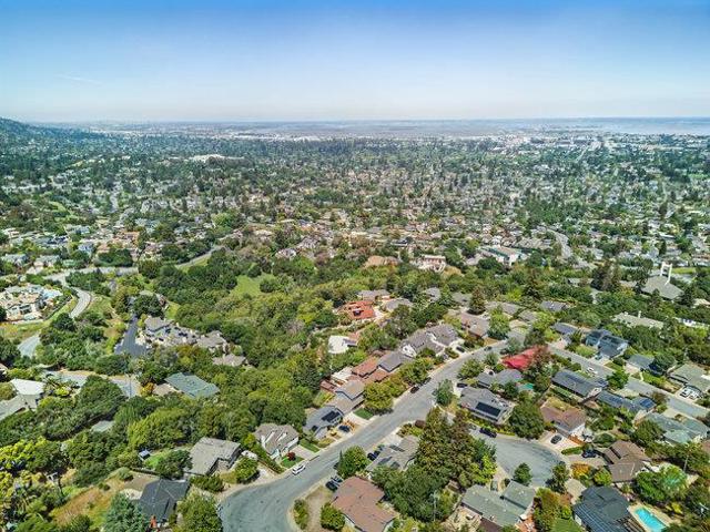 3642 Mcnulty Way, Redwood City CA: https://media.crmls.org/mediaz/94fb9605-2dbf-46af-9004-45c93940cf79.jpg