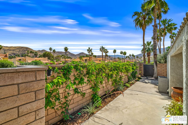 120 E Perlita Circle, Palm Springs, CA 92264