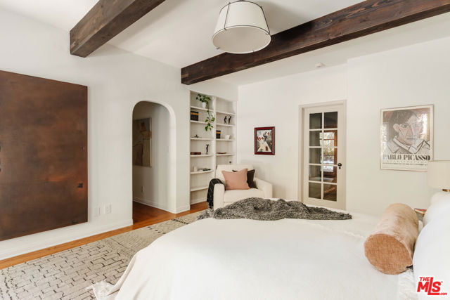 3744 Clayton Avenue, Los Angeles CA: https://media.crmls.org/mediaz/94fccf87-8e61-4126-b7f0-4688d5206531.jpg