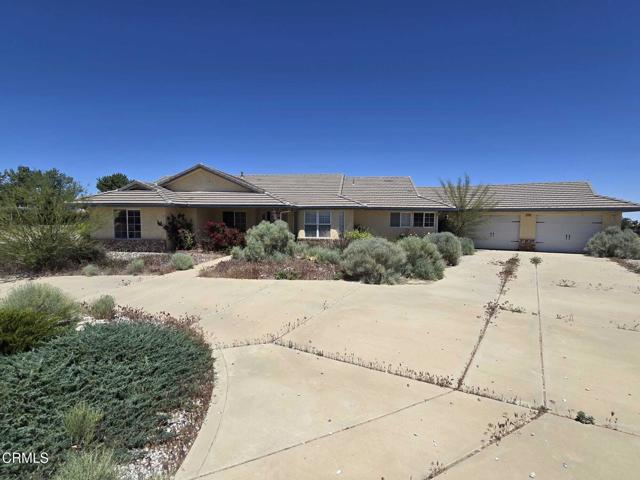 Detail Gallery Image 2 of 19 For 12780 Fir St, Oak Hills,  CA 92344 - 4 Beds | 2/1 Baths