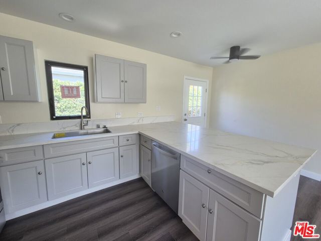 6641 Chimineas Avenue, Reseda CA: https://media.crmls.org/mediaz/94fd8594-f954-4965-865d-17b7ccaa3ef4.jpg