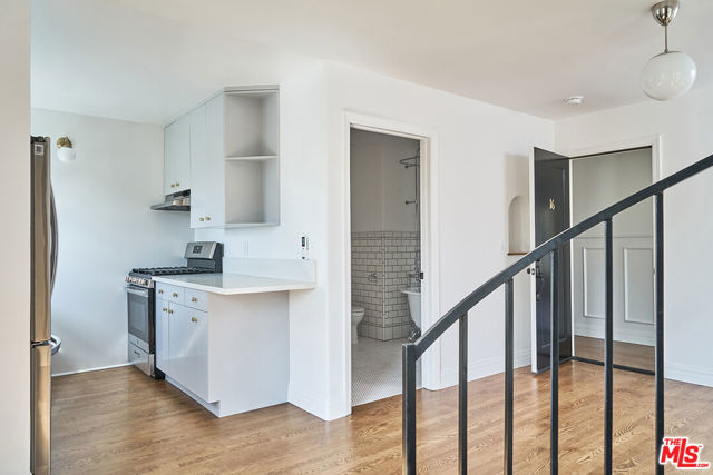 2191 El Sereno Avenue, Altadena CA: https://media.crmls.org/mediaz/94fe20af-b2a8-4969-b16c-36cda3c38a21.jpg