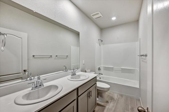 701 Pahl Court, Lincoln CA: https://media.crmls.org/mediaz/94fe452e-54f9-4f95-aa51-bd433a635d6e.jpg