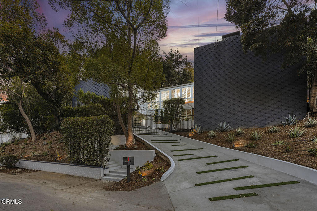 1241 Encino Drive, Pasadena, CA 91108