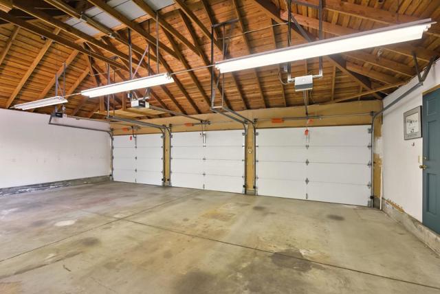 11633 Dawson Drive, Los Altos Hills CA: https://media.crmls.org/mediaz/94fe725f-2d93-4319-ad26-88b104e65b00.jpg