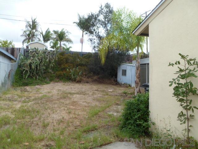 553 Sears Ave, San Diego CA: https://media.crmls.org/mediaz/94ff99e6-b13b-486a-bda5-b2ef18bcd9a9.jpg