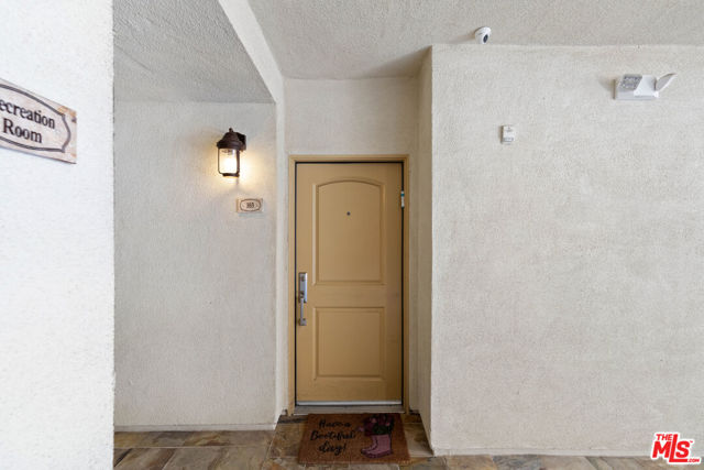 14242 Burbank Boulevard, 103 photo 4