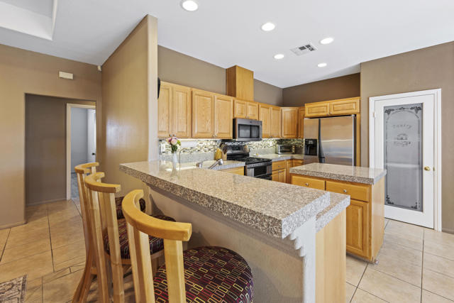 12925 Hidalgo Street, Desert Hot Springs CA: https://media.crmls.org/mediaz/950022d9-dae4-4af4-b816-1bb90ab529a0.jpg