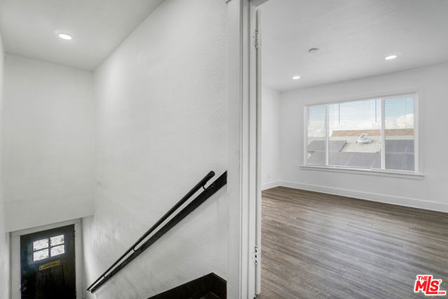 120 N Avenue 25, Los Angeles CA: https://media.crmls.org/mediaz/9500ec65-5ef0-4f65-a0d4-c9bd76f58886.jpg