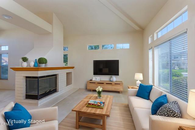 1062 Meadowlark Drive, Fillmore CA: https://media.crmls.org/mediaz/9500f038-982d-4a31-9379-e61db0fa3845.jpg