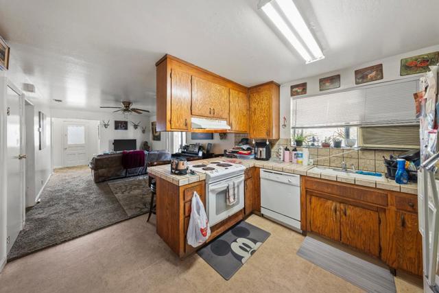 584585 Monterey Road, Morgan Hill CA: https://media.crmls.org/mediaz/95018396-67de-4e10-965b-9ee71cb596aa.jpg