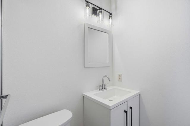 https://media.crmls.org/mediaz/9501ab3a-064b-42e7-a5f9-5a94b4d54d4f.jpg?preset=X-Large
