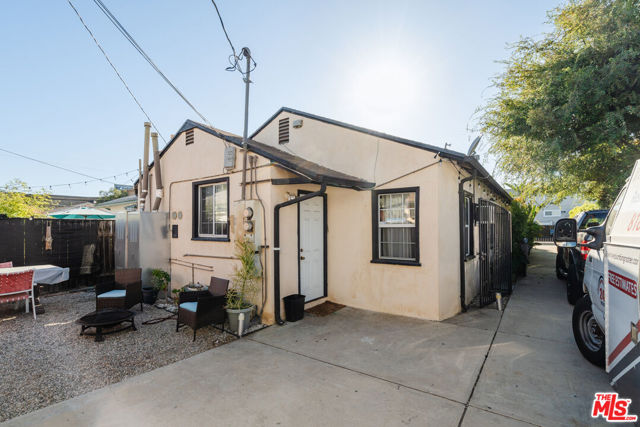 5710 Vineland Avenue photo 3