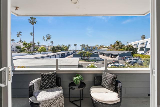 Detail Gallery Image 15 of 52 For 90 Montego Ct, Coronado,  CA 92118 - 2 Beds | 2/1 Baths
